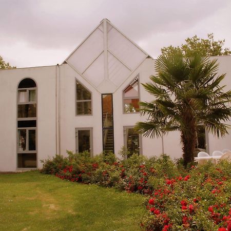 Agape Hotel Bessines Ngoại thất bức ảnh