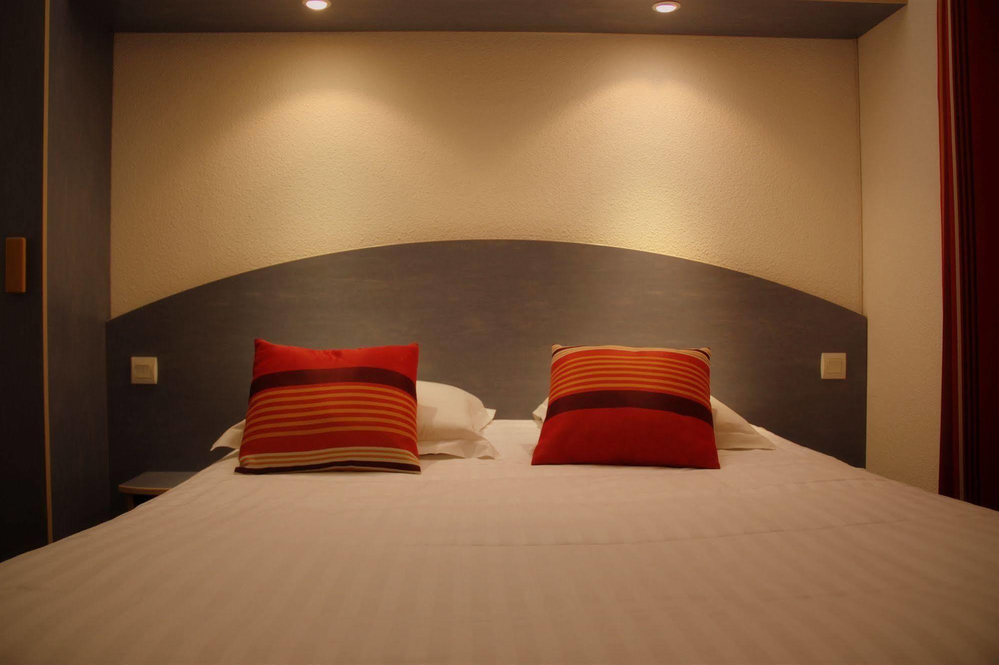 Agape Hotel Bessines Ngoại thất bức ảnh